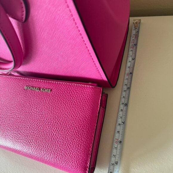 Michael Kors Marilyn Medium Satchel w/Smartphone Wallet BUNDLE Hot Pink Tote - Picture 12 of 16